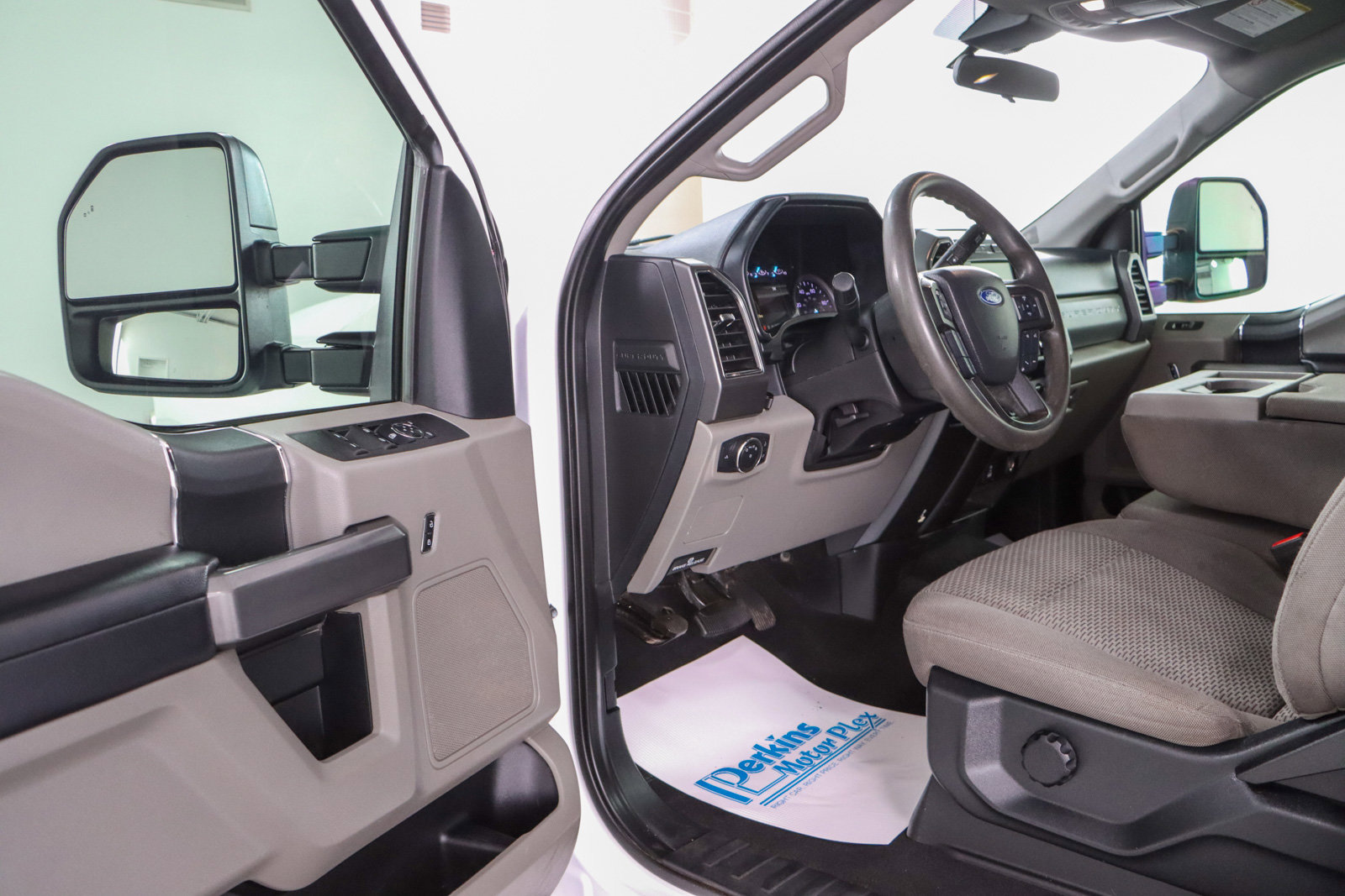 Used 2021 Ford F250 XLT image 3