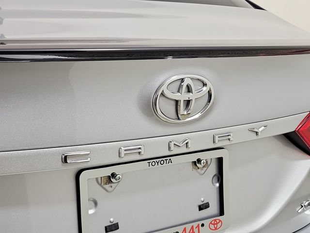 Used 2020 Toyota Camry XSE FWD image 9