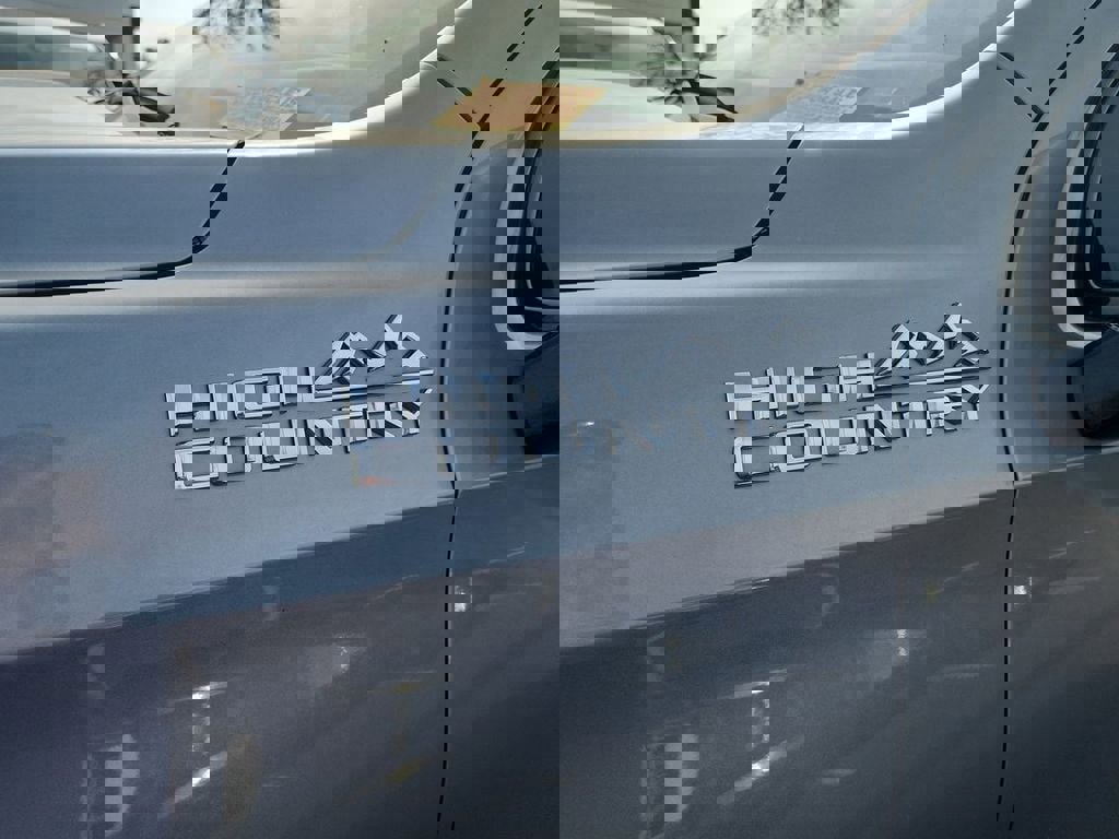 Certified 2023 Chevrolet Suburban High Country image 32