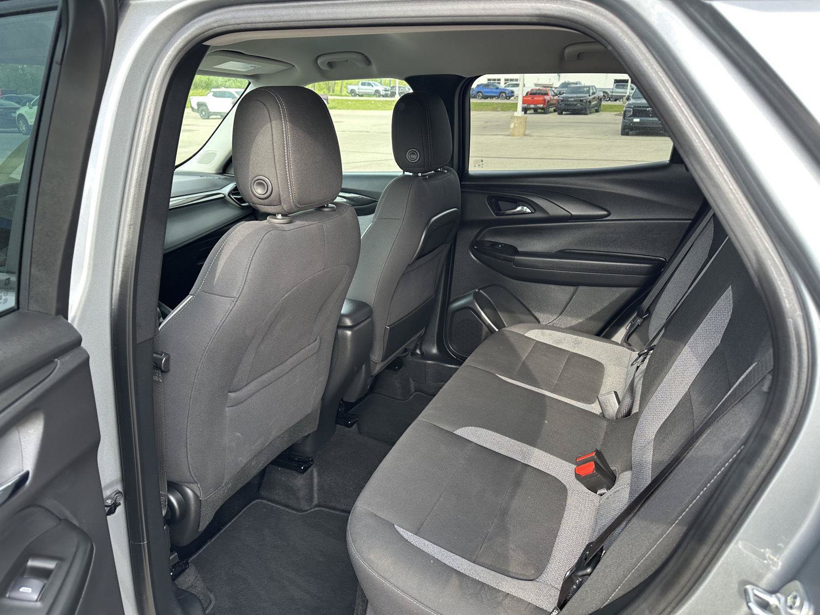 Used 2025 Chevrolet TrailBlazer LT AWD/4WD image 14