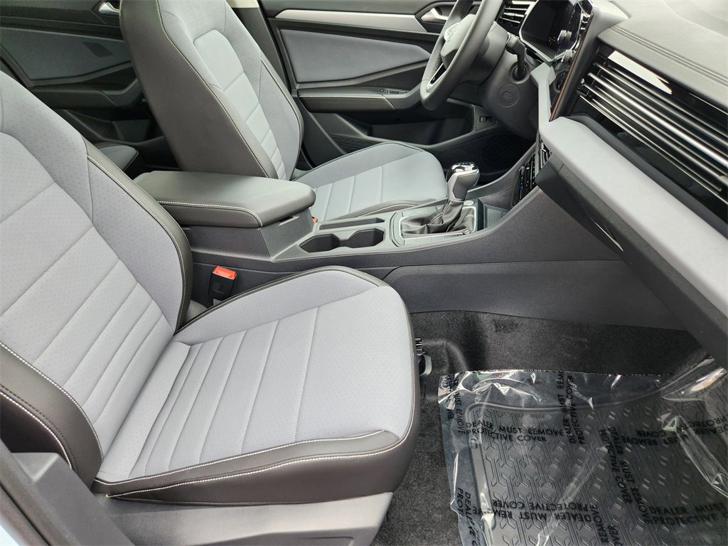 New 2025 Volkswagen Jetta SE image 16