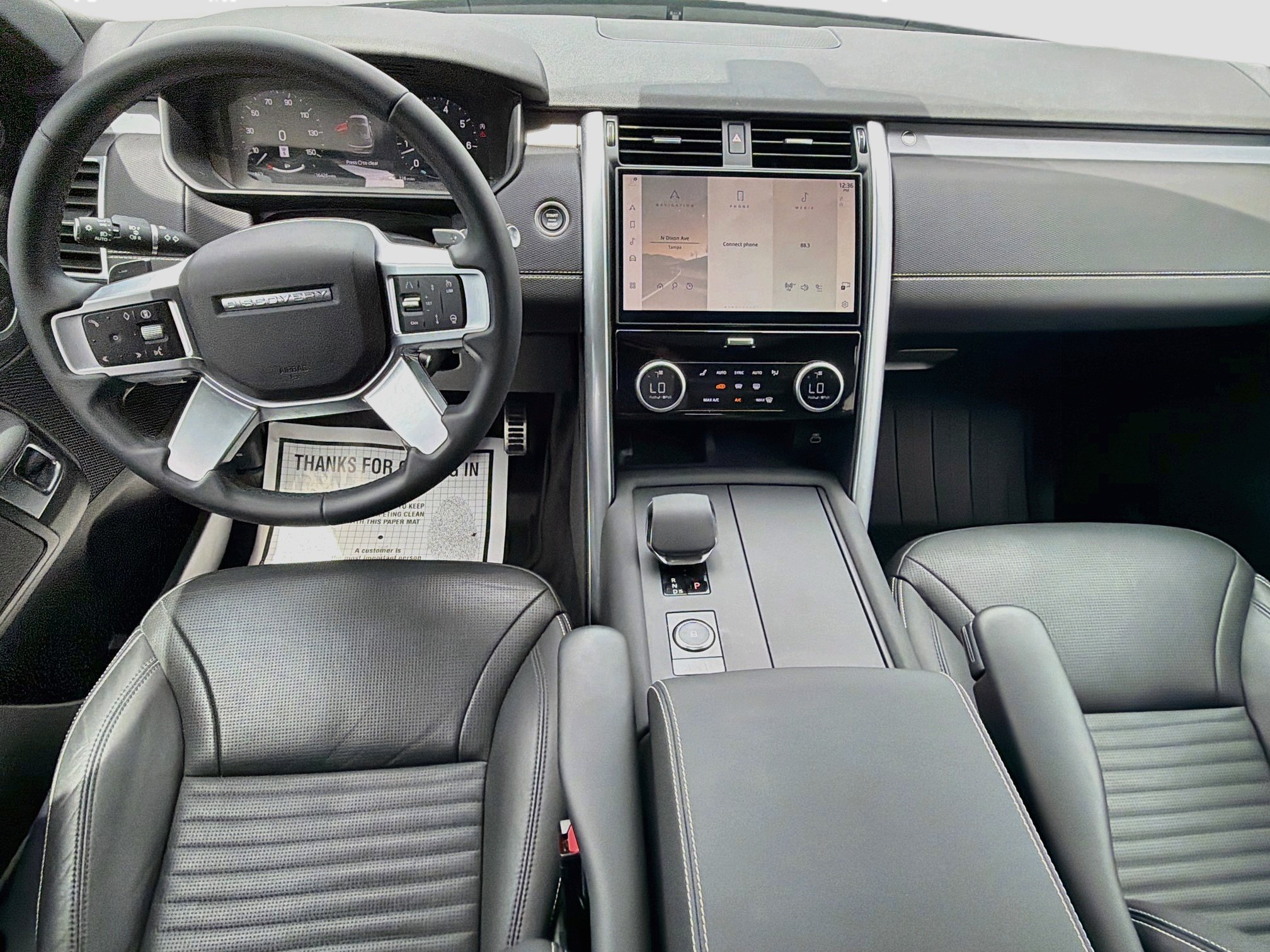 Certified 2025 Land Rover Discovery Dynamic SE AWD/4WD image 16