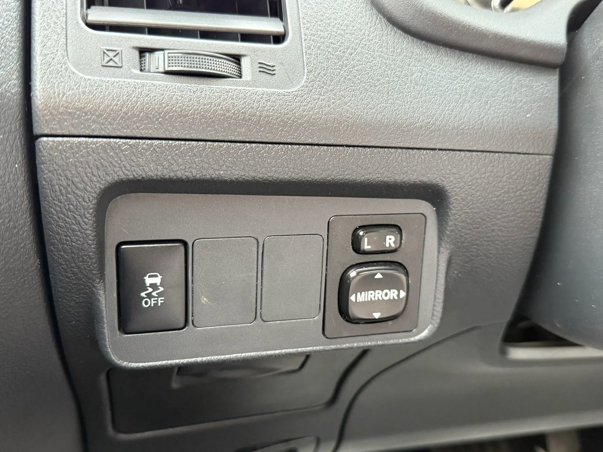 Used 2011 Toyota Corolla S image 19