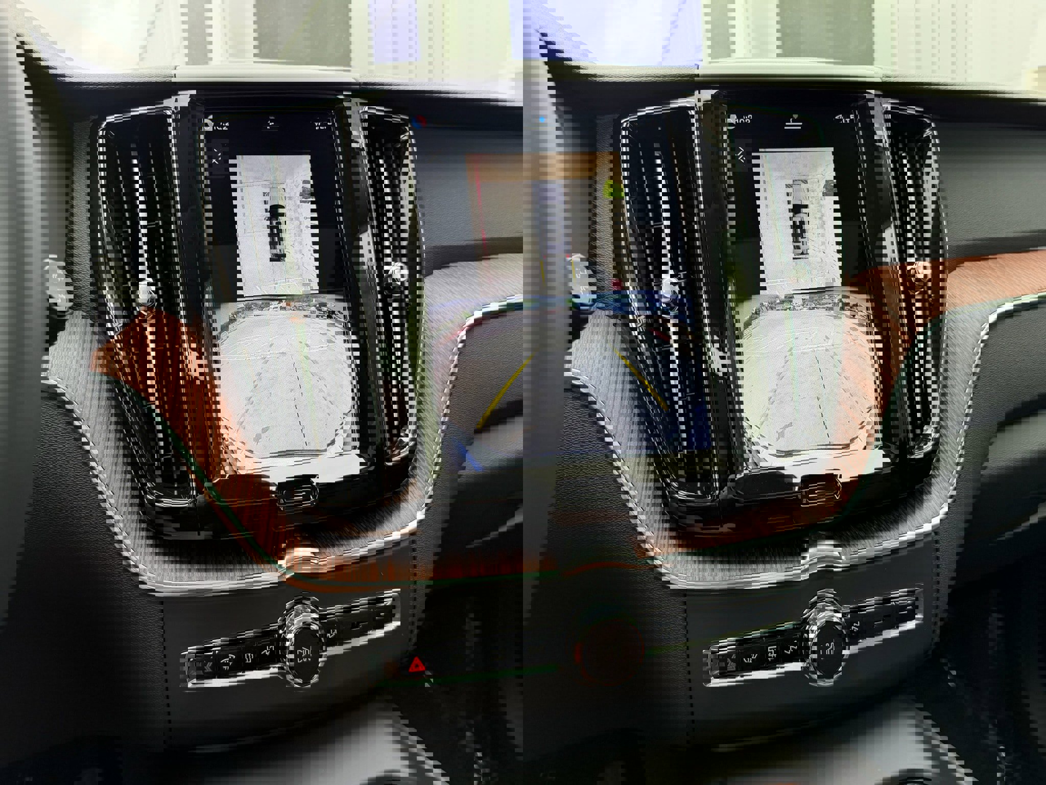 Certified 2024 Volvo XC60 B5 Plus w/ Protection Package Premier AWD/4WD image 20