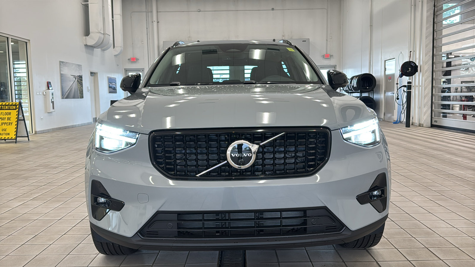 New 2026 Volvo XC40 B5 Plus w/ Protection Package Premier AWD/4WD image 10