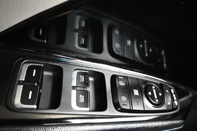 Used 2019 Kia Niro EX Premium w/ Sunroof Package FWD image 25