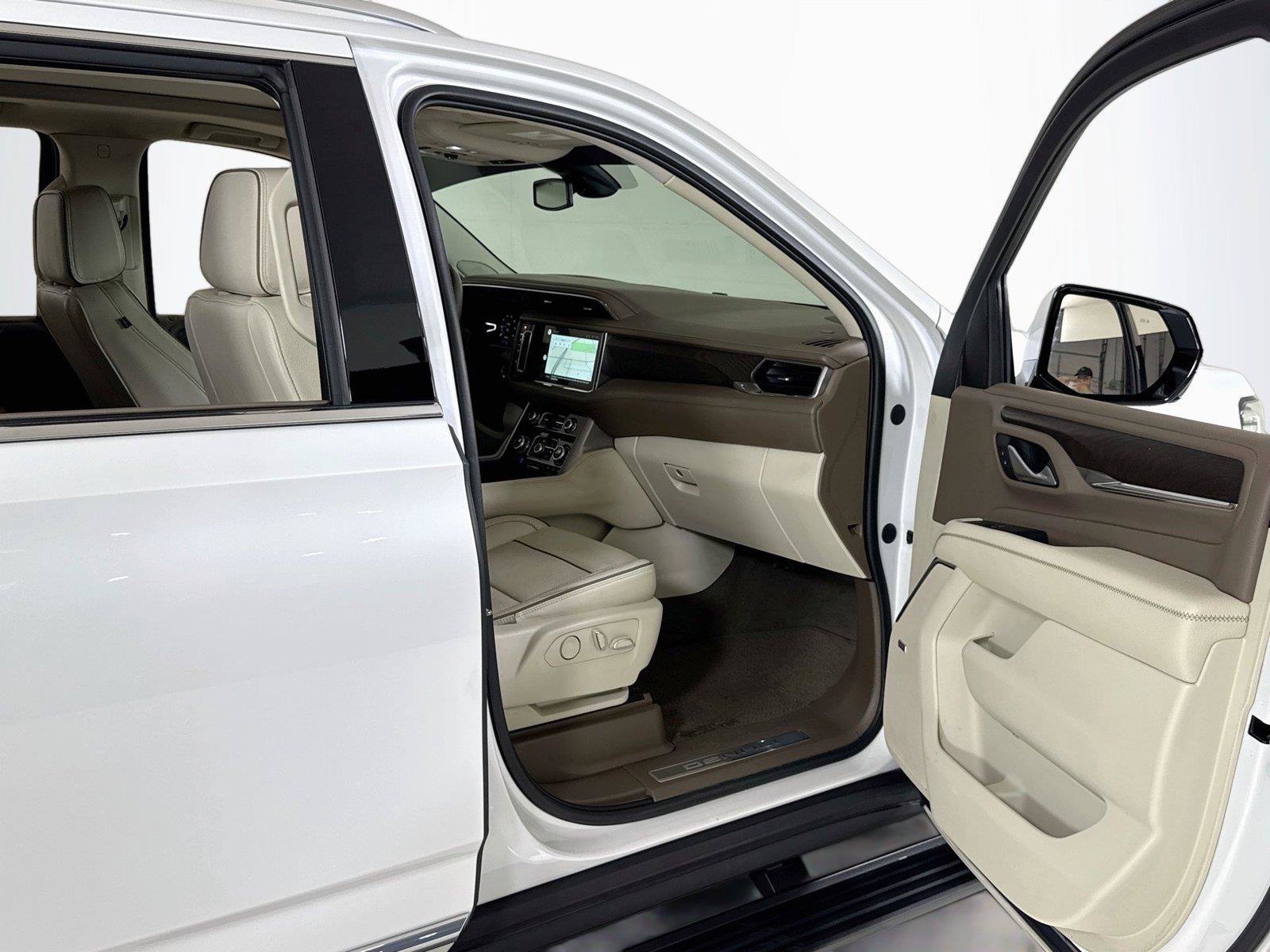 Used 2022 GMC Yukon Denali AWD/4WD image 27