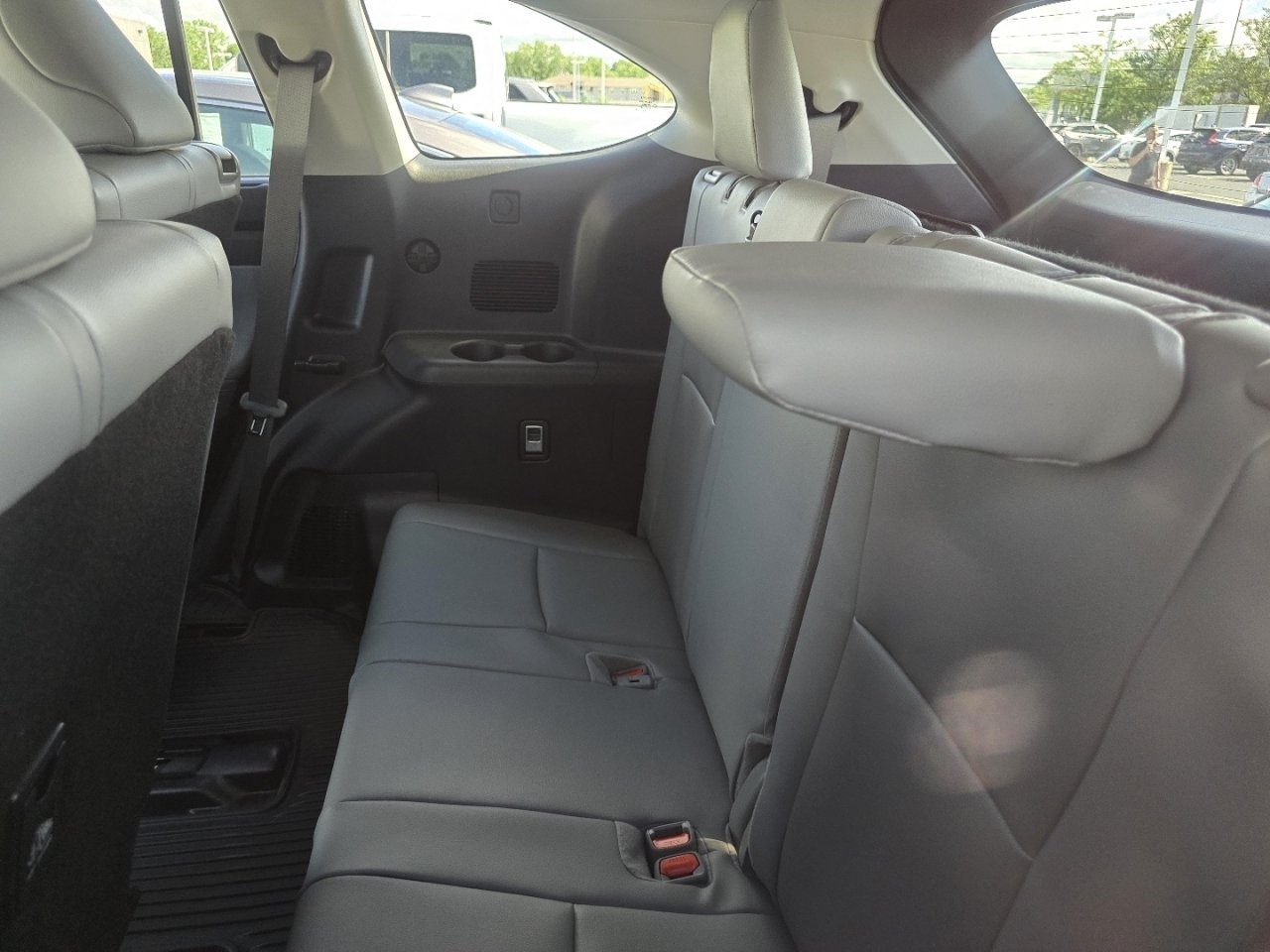 Used 2026 Toyota Highlander XLE AWD/4WD image 14