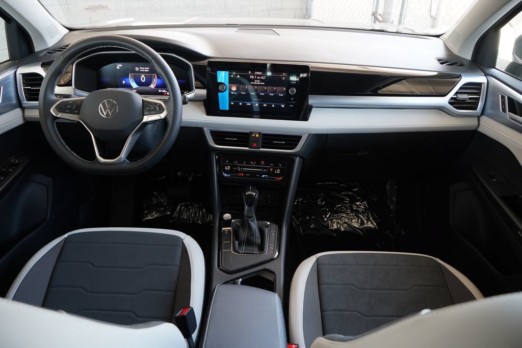 New 2026 Volkswagen Taos SE FWD image 8