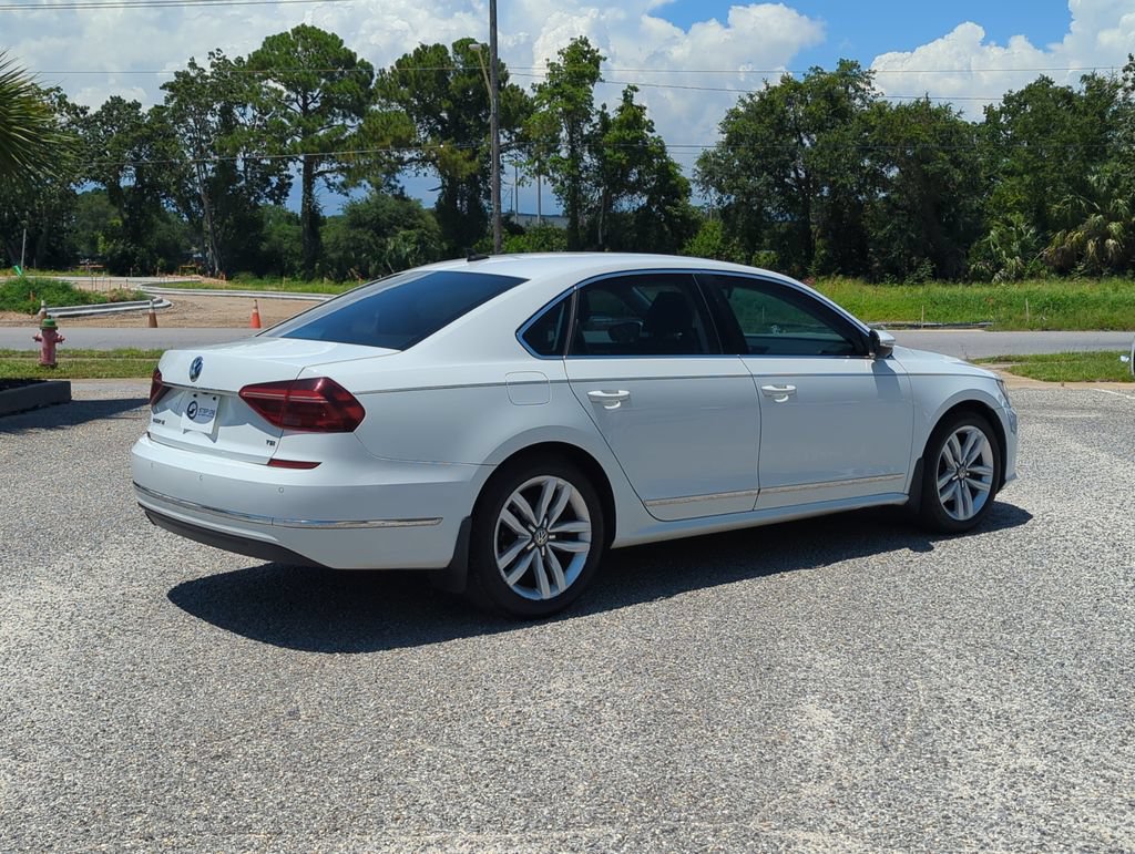 Used 2017 Volkswagen Passat 1.8T SE FWD image 7