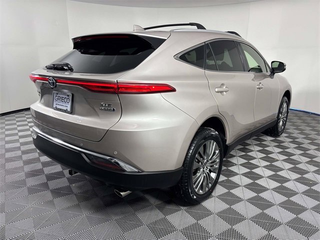 Used 2022 Toyota Venza XLE image 8