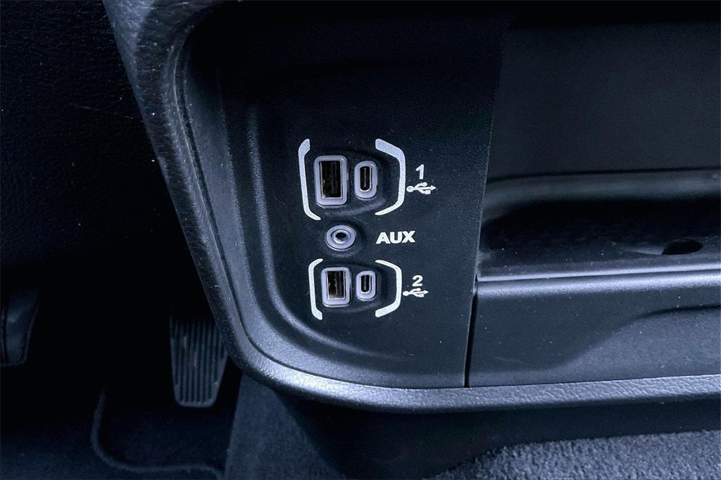 Used 2024 RAM 2500 Big Horn image 31