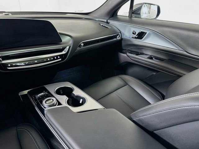 Used 2024 Cadillac Lyriq Tech image 25