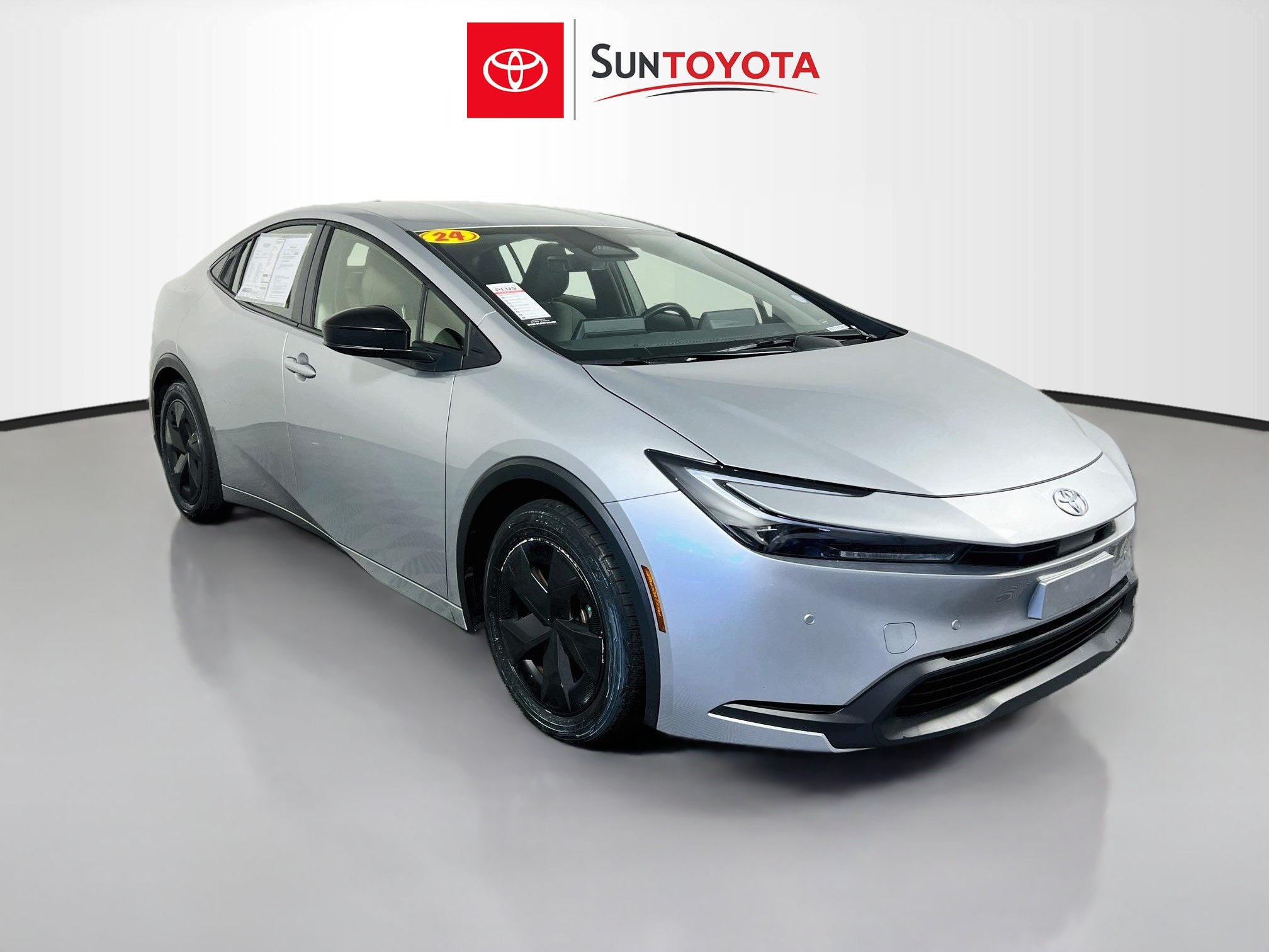Used 2024 Toyota Prius LE FWD image 1