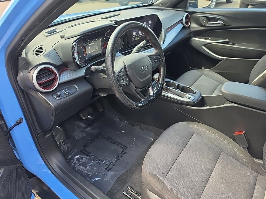 Used 2024 Chevrolet Trax RS w/ Sunroof Package image 9