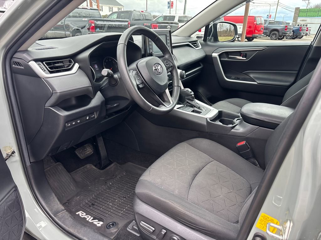 Used 2020 Toyota RAV4 XLE w/ Convenience Package image 22