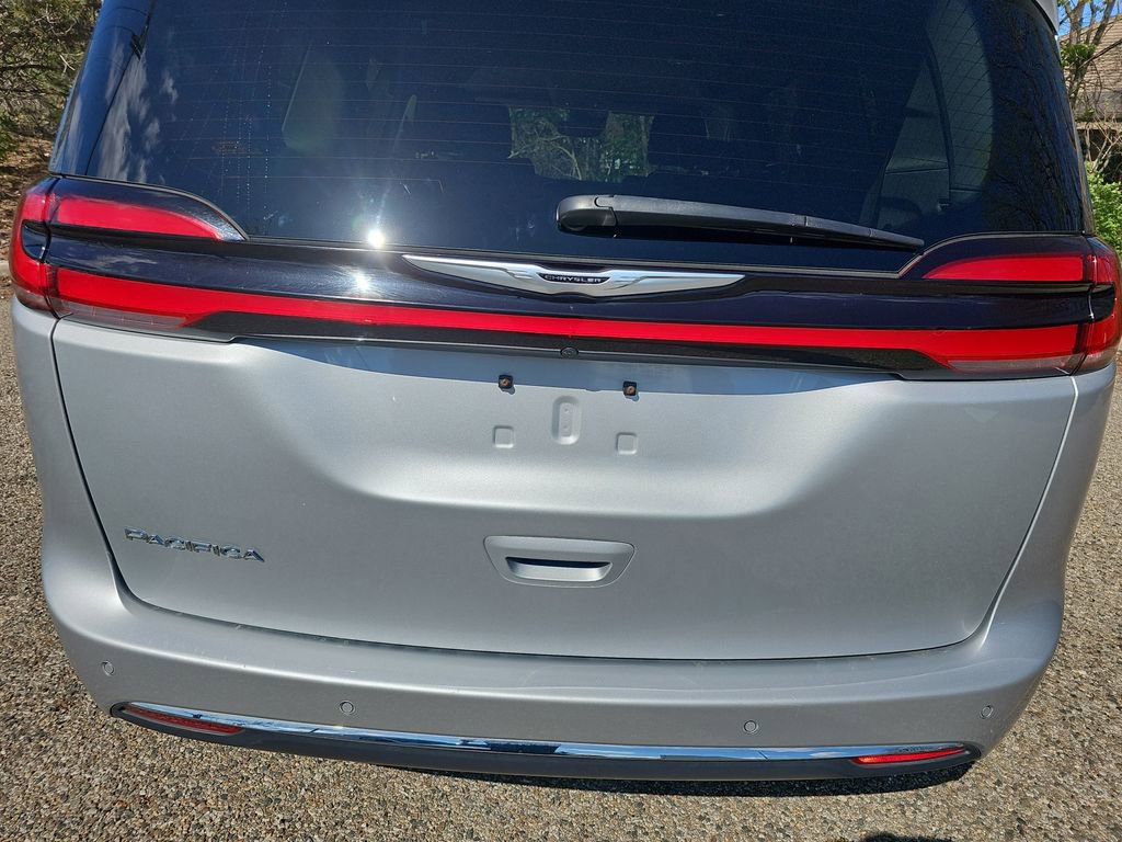 Certified 2024 Chrysler Pacifica Touring-L FWD image 36