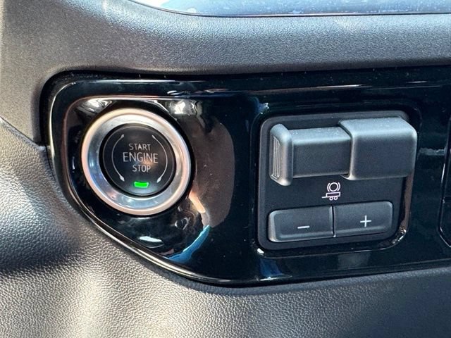 Certified 2024 Chevrolet Silverado 1500 High Country w/ High Country Premium Package AWD/4WD image 38