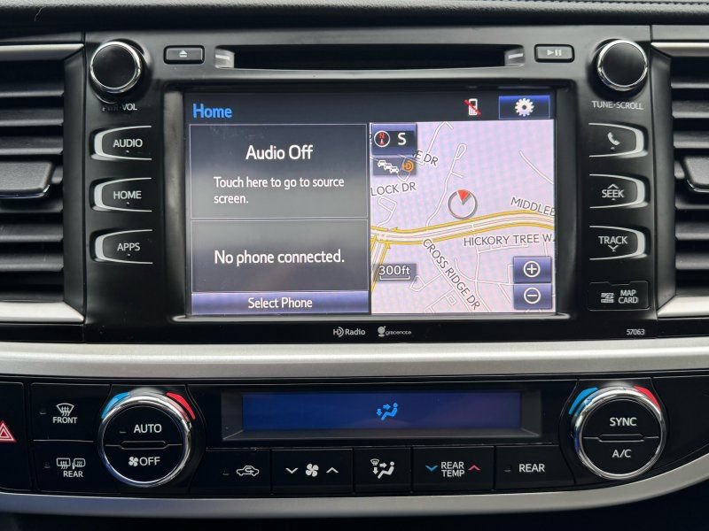 Used 2015 Toyota Highlander XLE AWD/4WD image 10