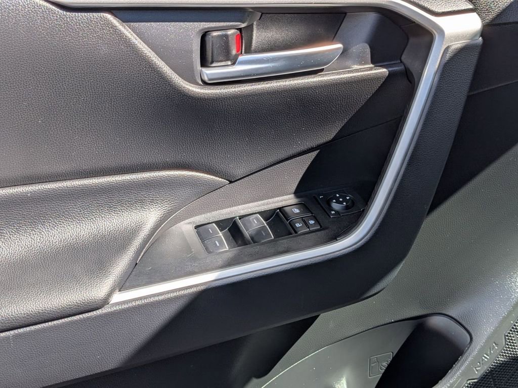 Used 2025 Toyota RAV4 XLE w/ Convenience Package image 13