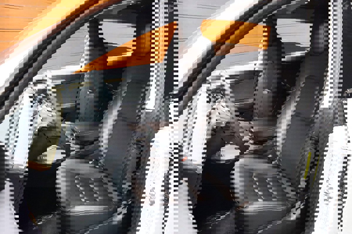 Used 2023 Tesla Model 3 Standard Range image 28