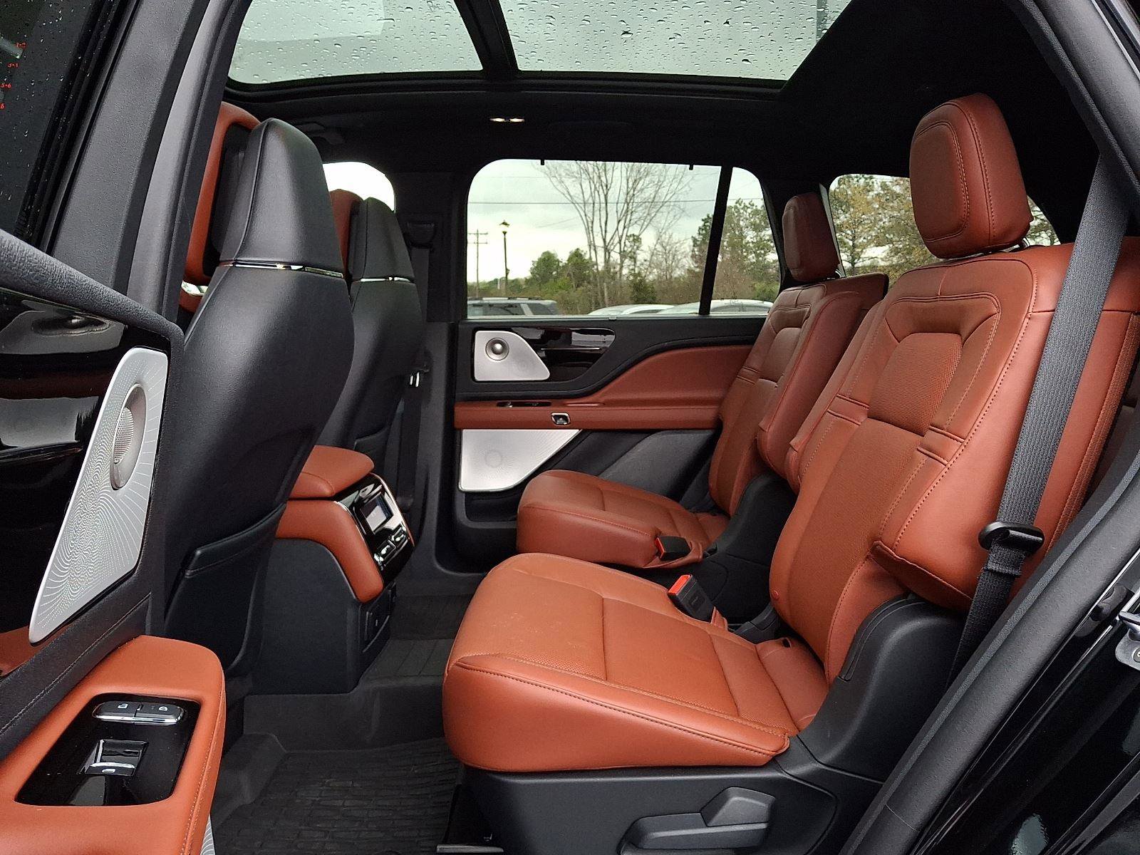 Used 2025 Lincoln Aviator Reserve w/ Equipment Group 201A image 10