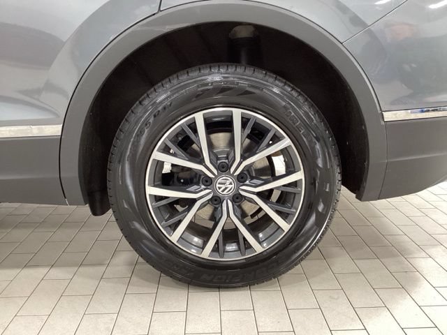 Used 2020 Volkswagen Tiguan SE w/ Panoramic Sunroof Package AWD/4WD image 23