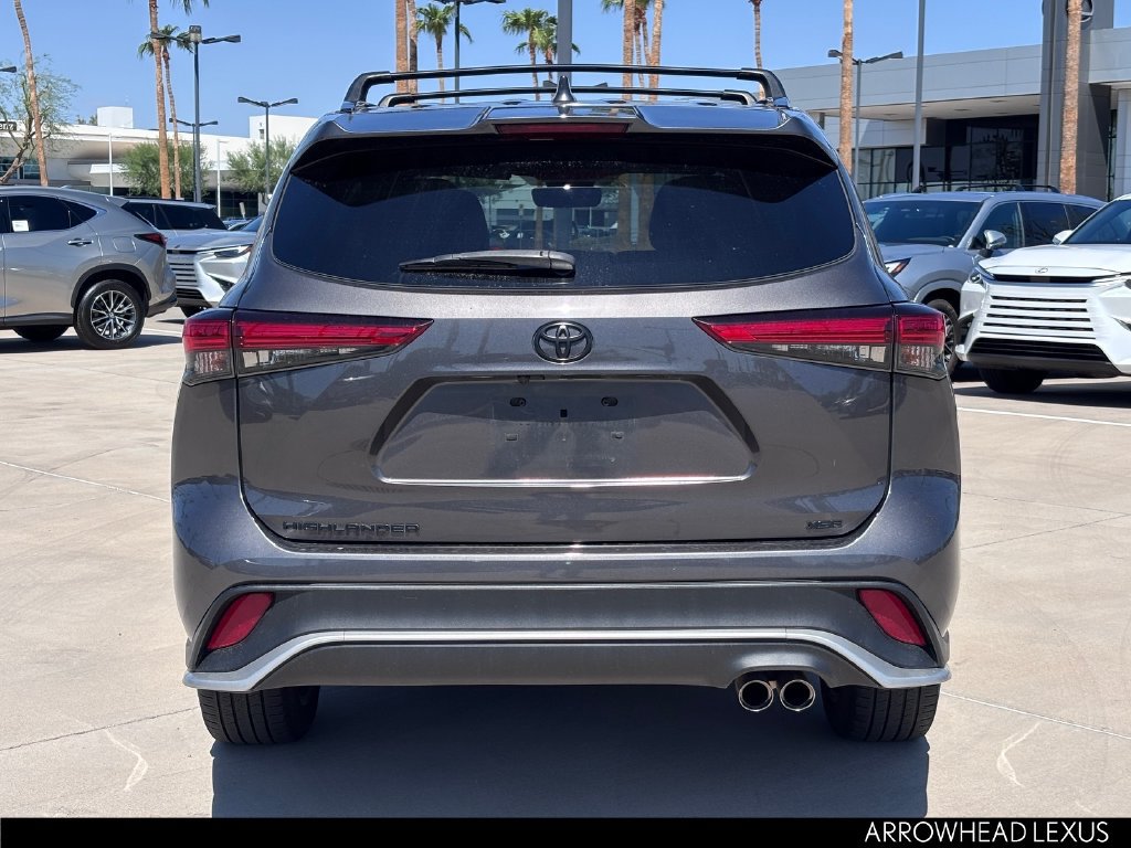 Used 2021 Toyota Highlander XSE FWD image 6
