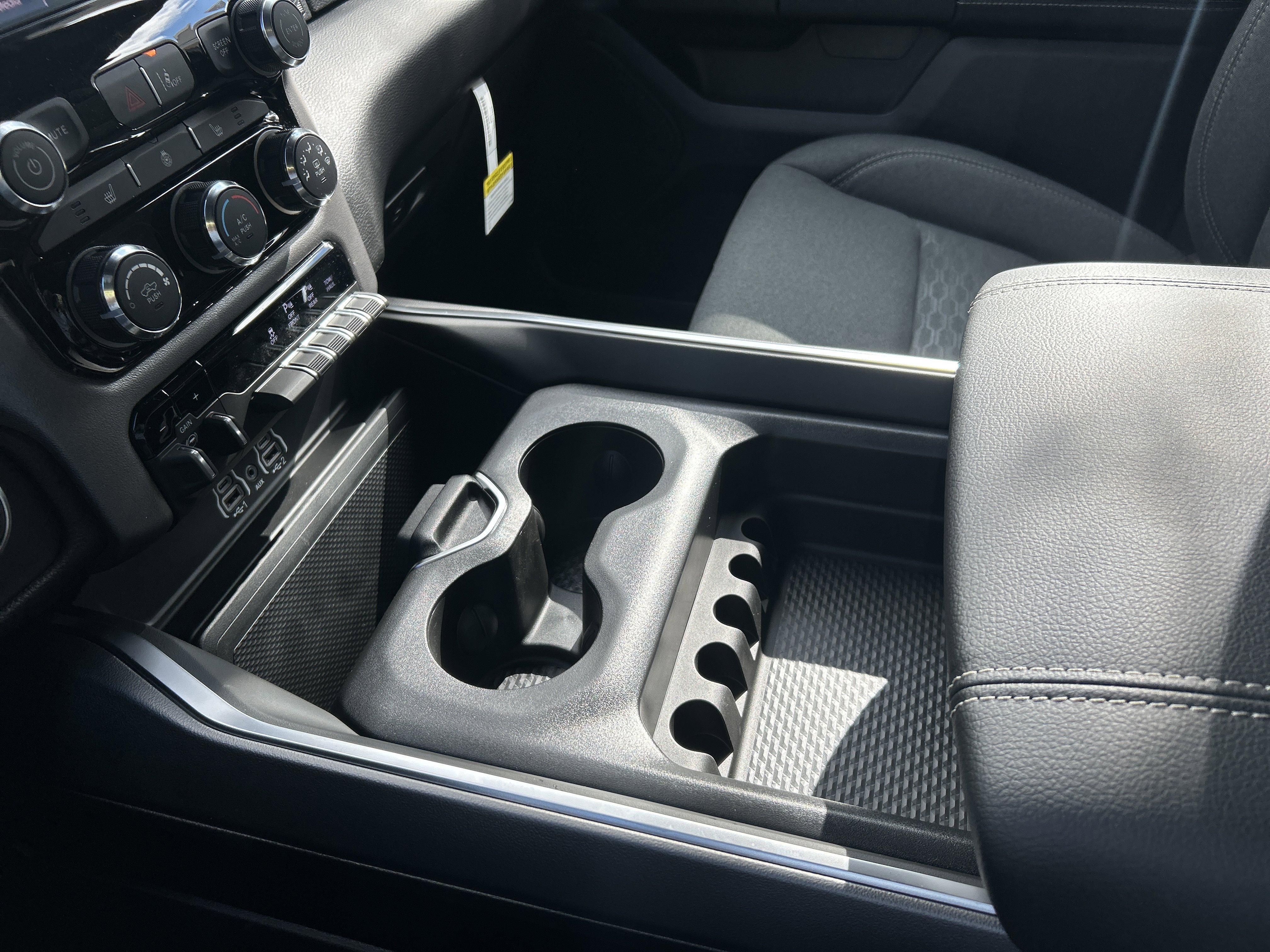 New 2026 RAM 1500 4x4 Crew Cab image 21