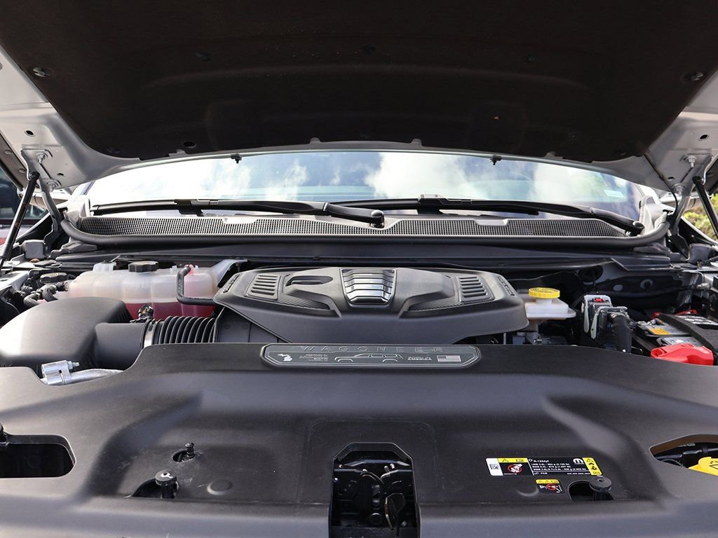 Used 2025 Jeep Wagoneer L Series II w/ 8-pass Seating Package AWD/4WD image 22