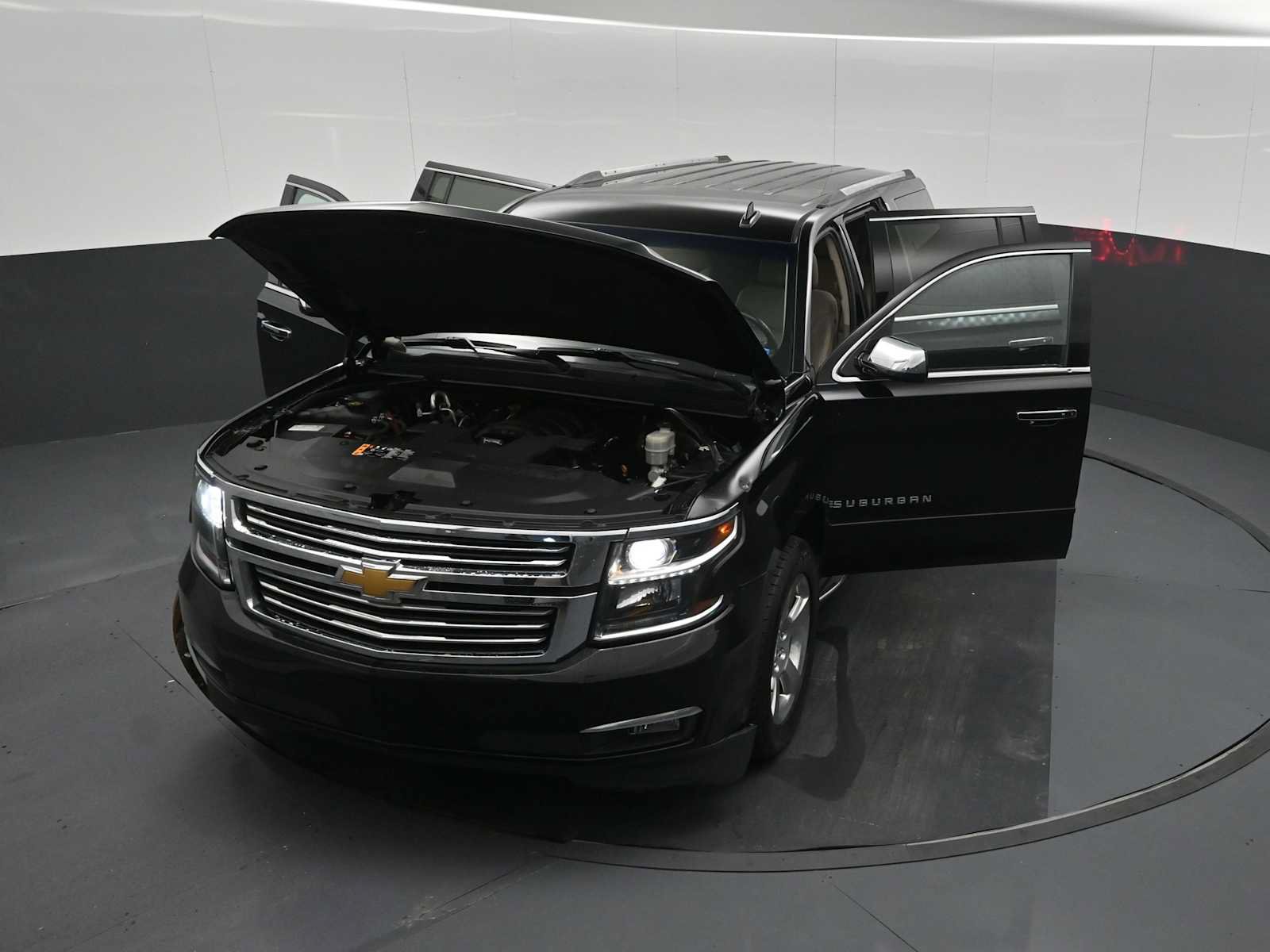 Used 2019 Chevrolet Suburban Premier AWD/4WD image 27