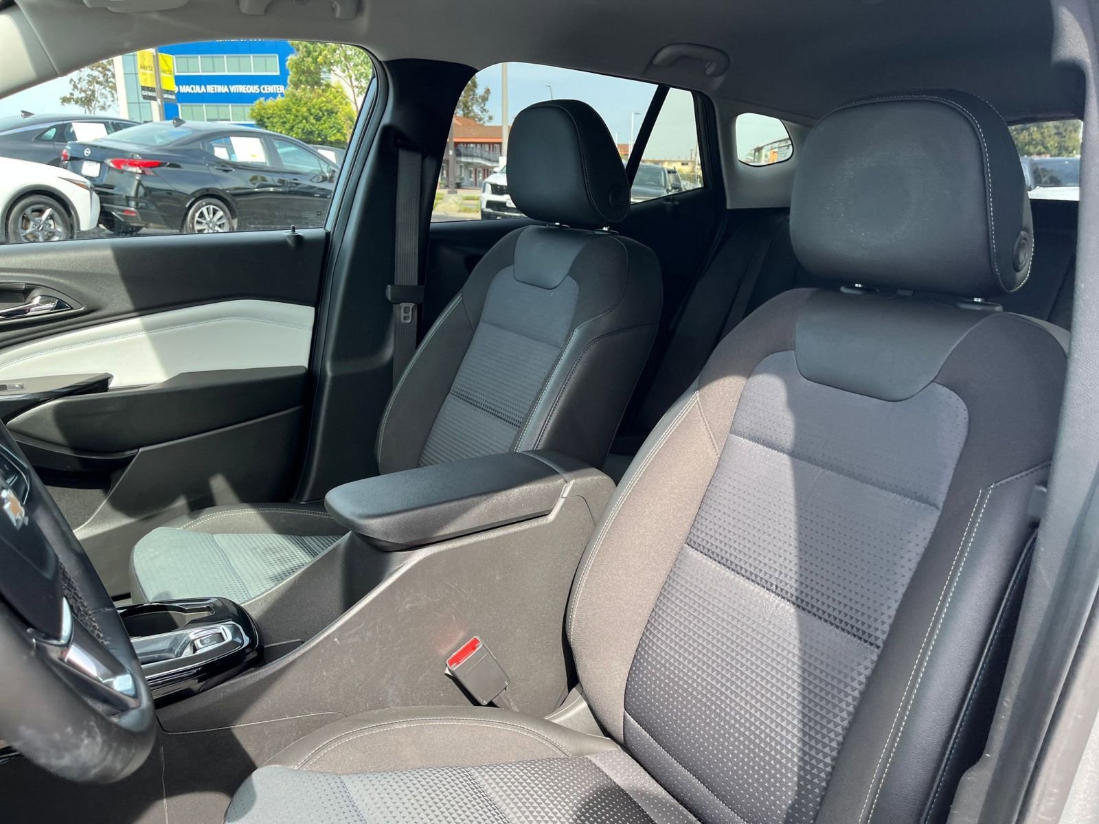 Used 2025 Chevrolet Trax LT w/ LT Convenience Package image 28