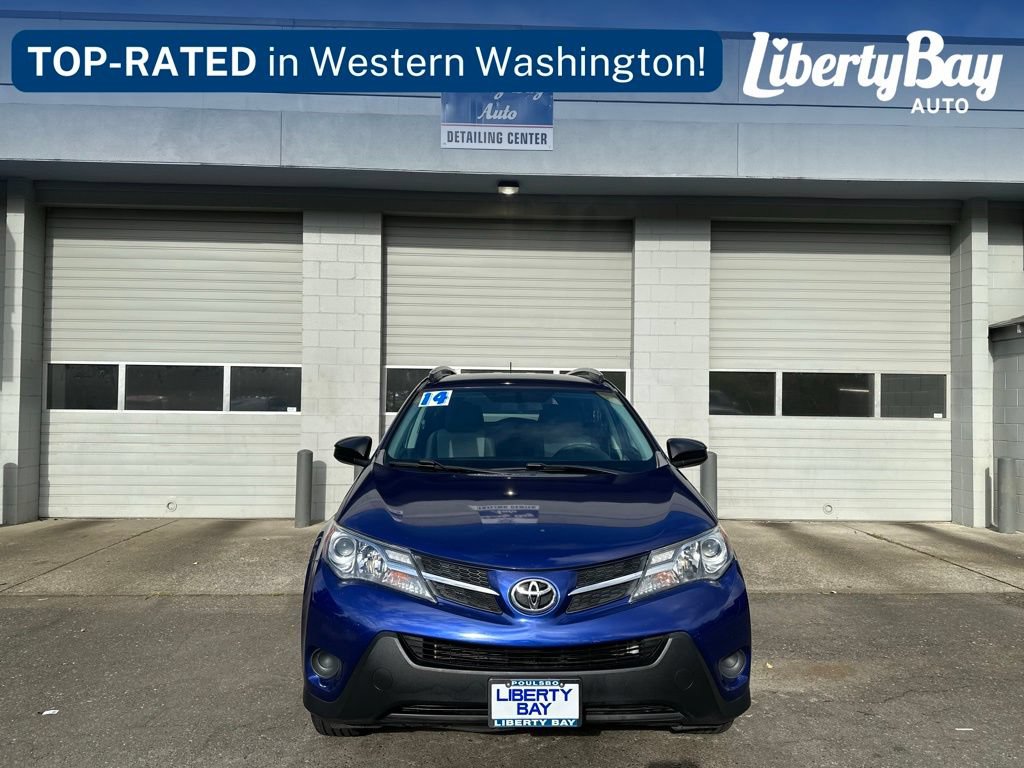 Used 2014 Toyota RAV4 LE FWD image 2
