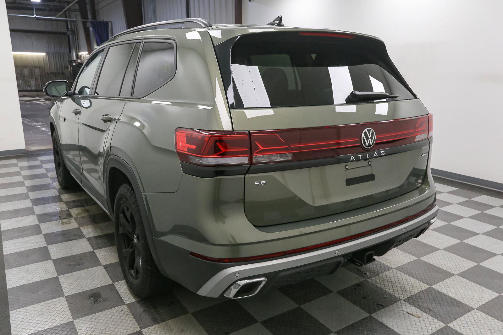 New 2026 Volkswagen Atlas Peak Edition AWD/4WD image 10