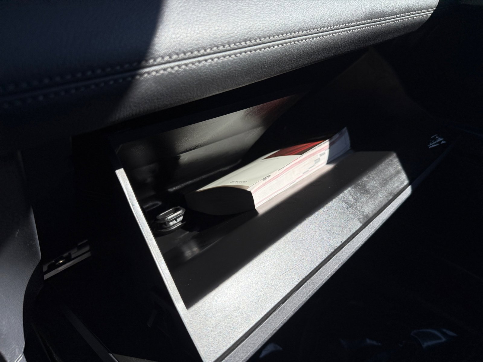 Used 2022 Toyota Sienna XLE image 18