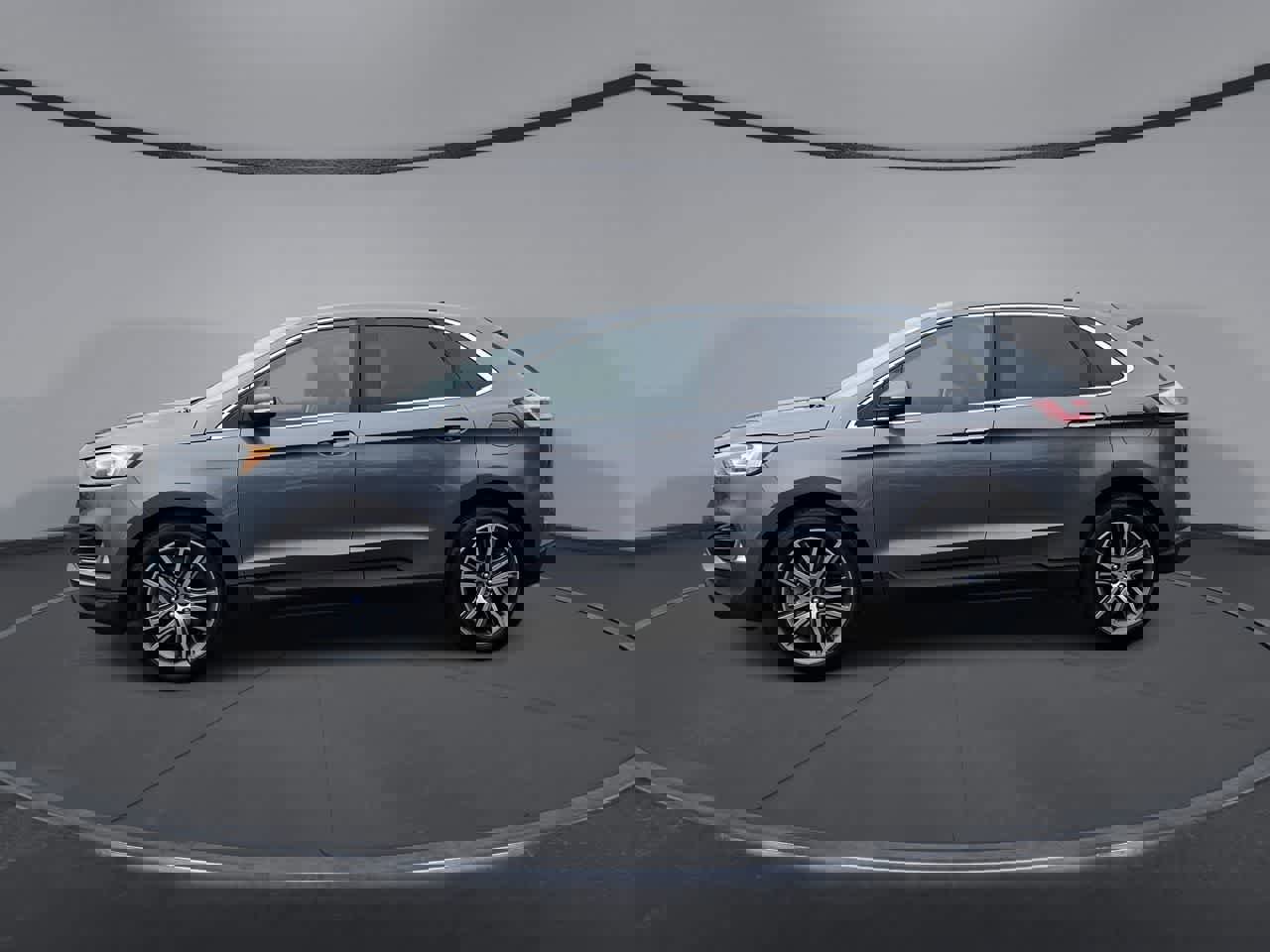 Used 2021 Ford Edge Titanium image 4