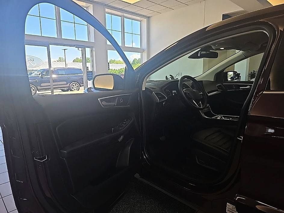 Used 2023 Ford Edge SEL AWD/4WD image 11