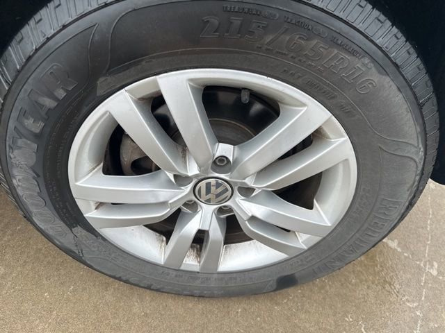Used 2016 Volkswagen Tiguan S AWD/4WD image 11