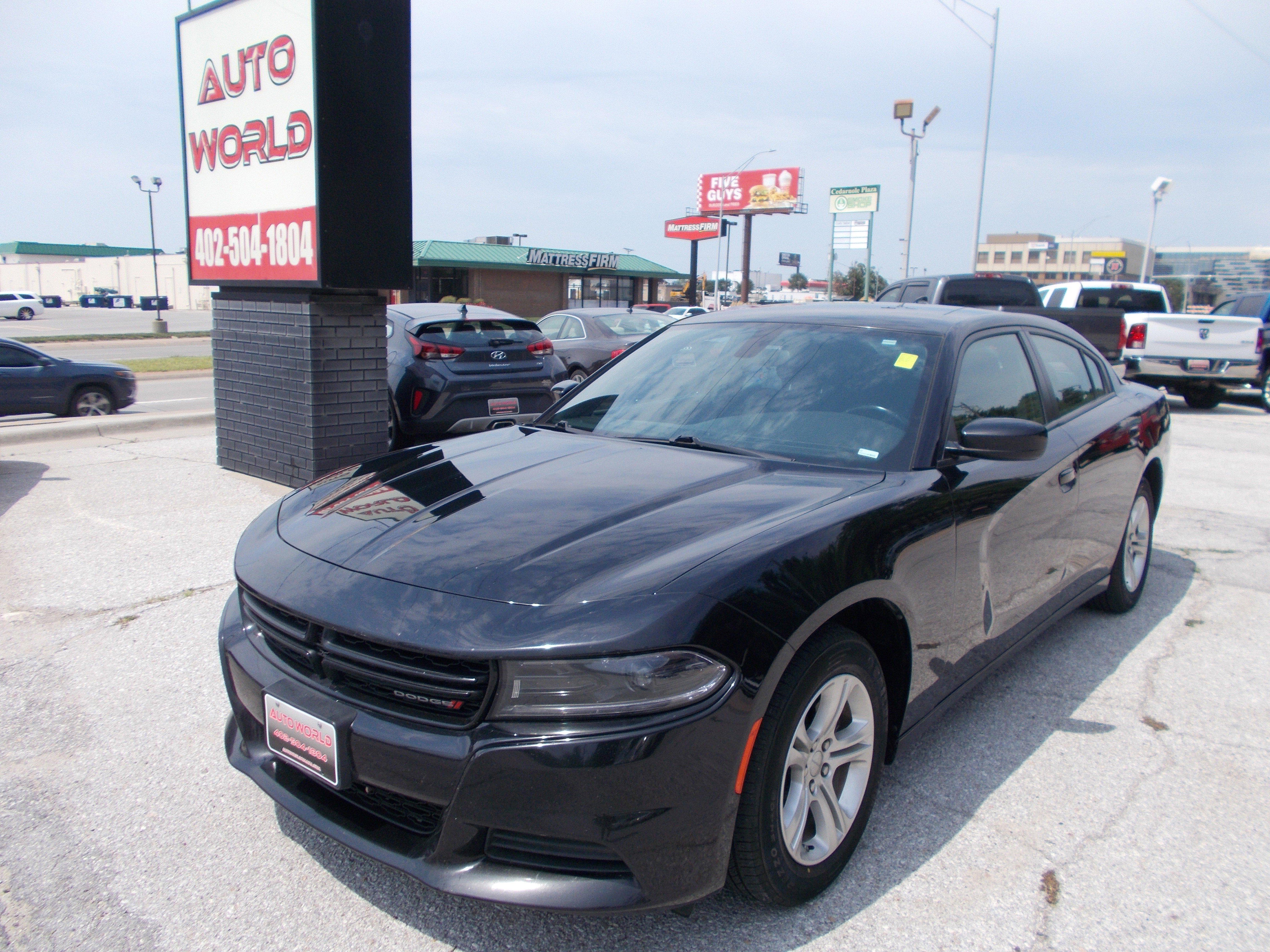 Used 2023 Dodge Charger SXT image 1
