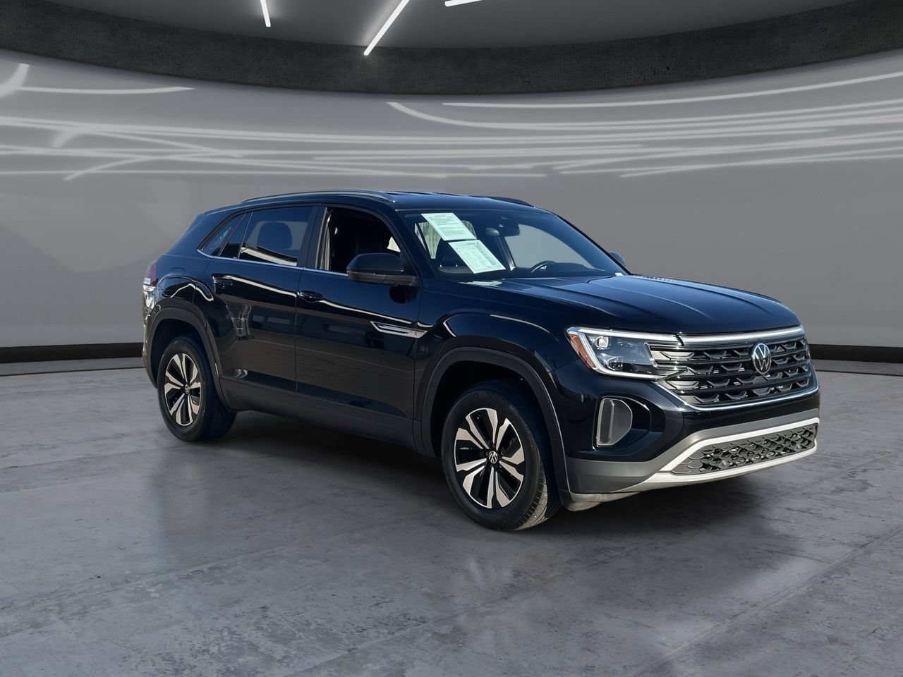 Used 2024 Volkswagen Atlas Cross Sport SE FWD image 2