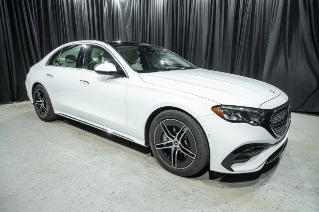 New 2026 Mercedes-Benz E 450 4MATIC Sedan image 3