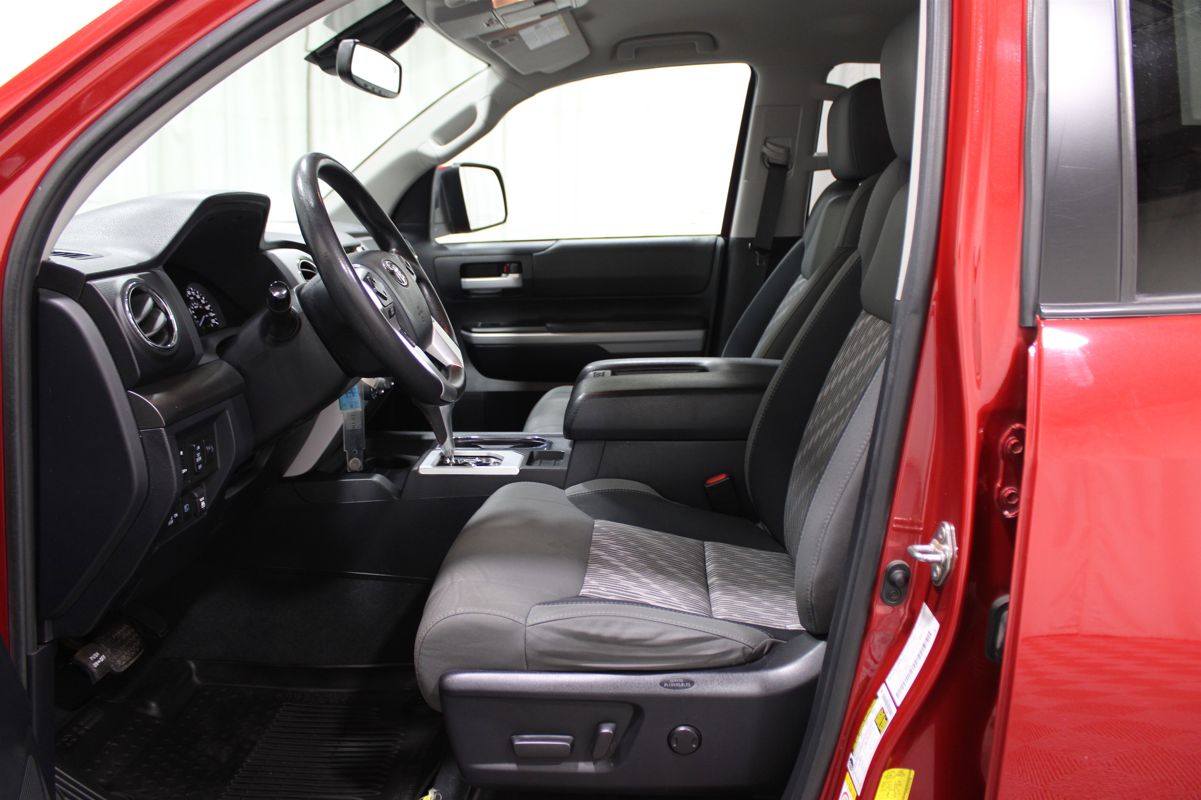 Used 2019 Toyota Tundra SR5 image 3