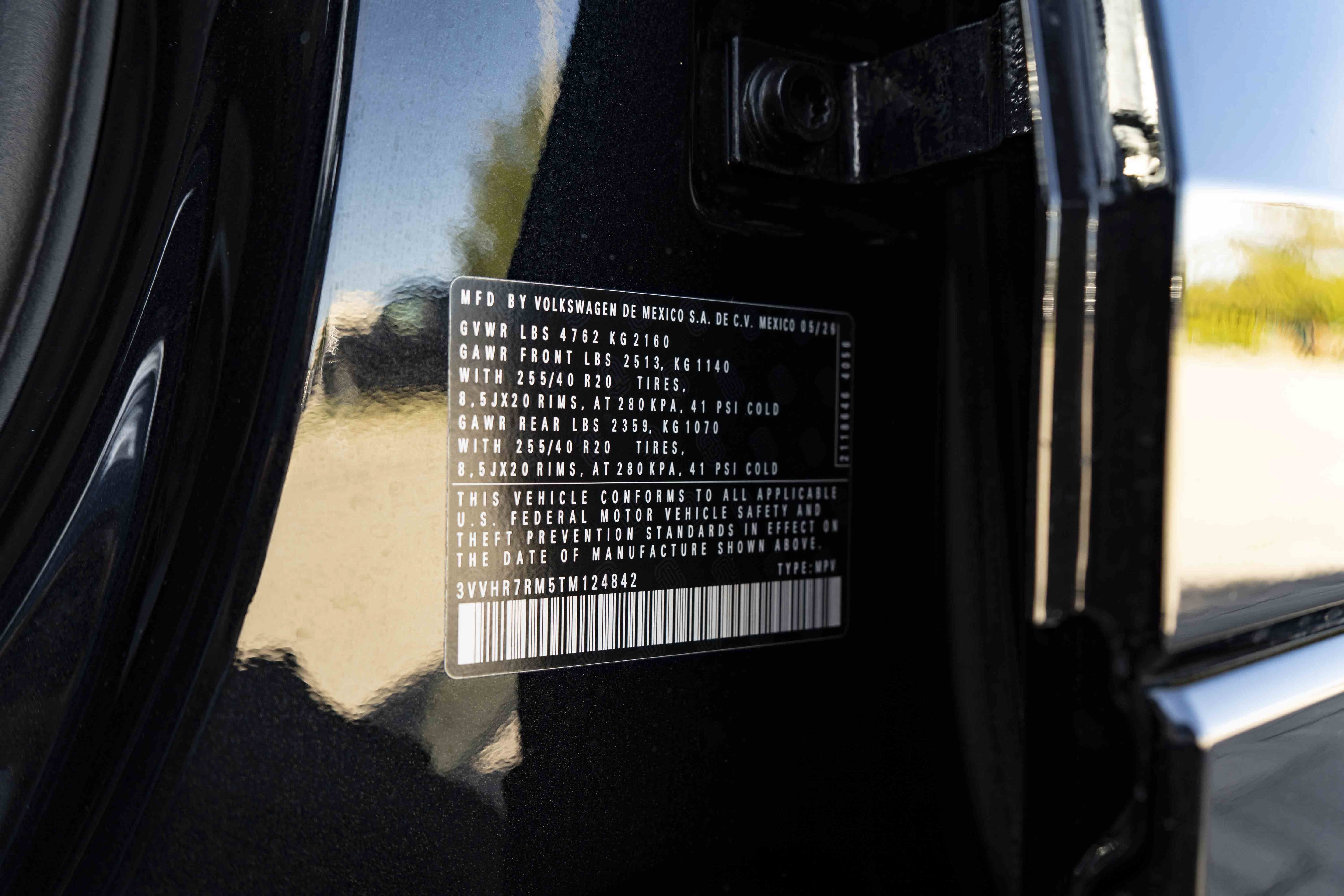 Certified 2026 Volkswagen Tiguan SE R-Line FWD image 42