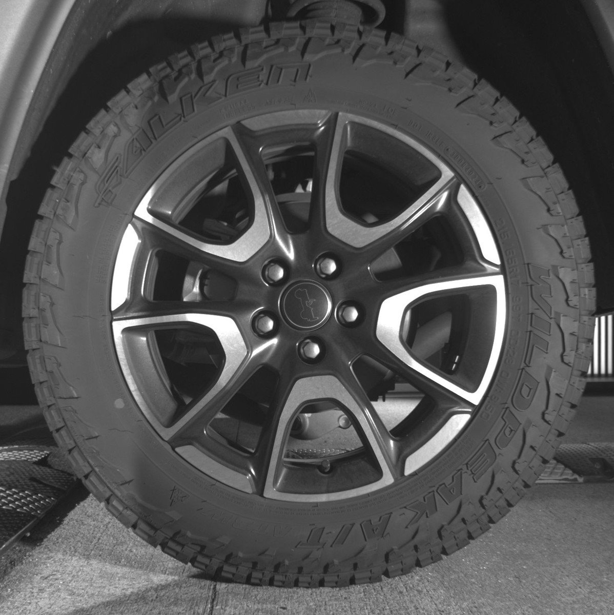 Used 2025 Jeep Compass Trailhawk image 14