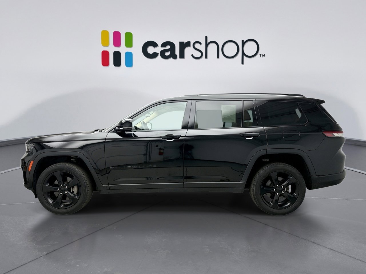 Used 2022 Jeep Grand Cherokee L Limited w/ Black Appearance Package AWD/4WD image 2