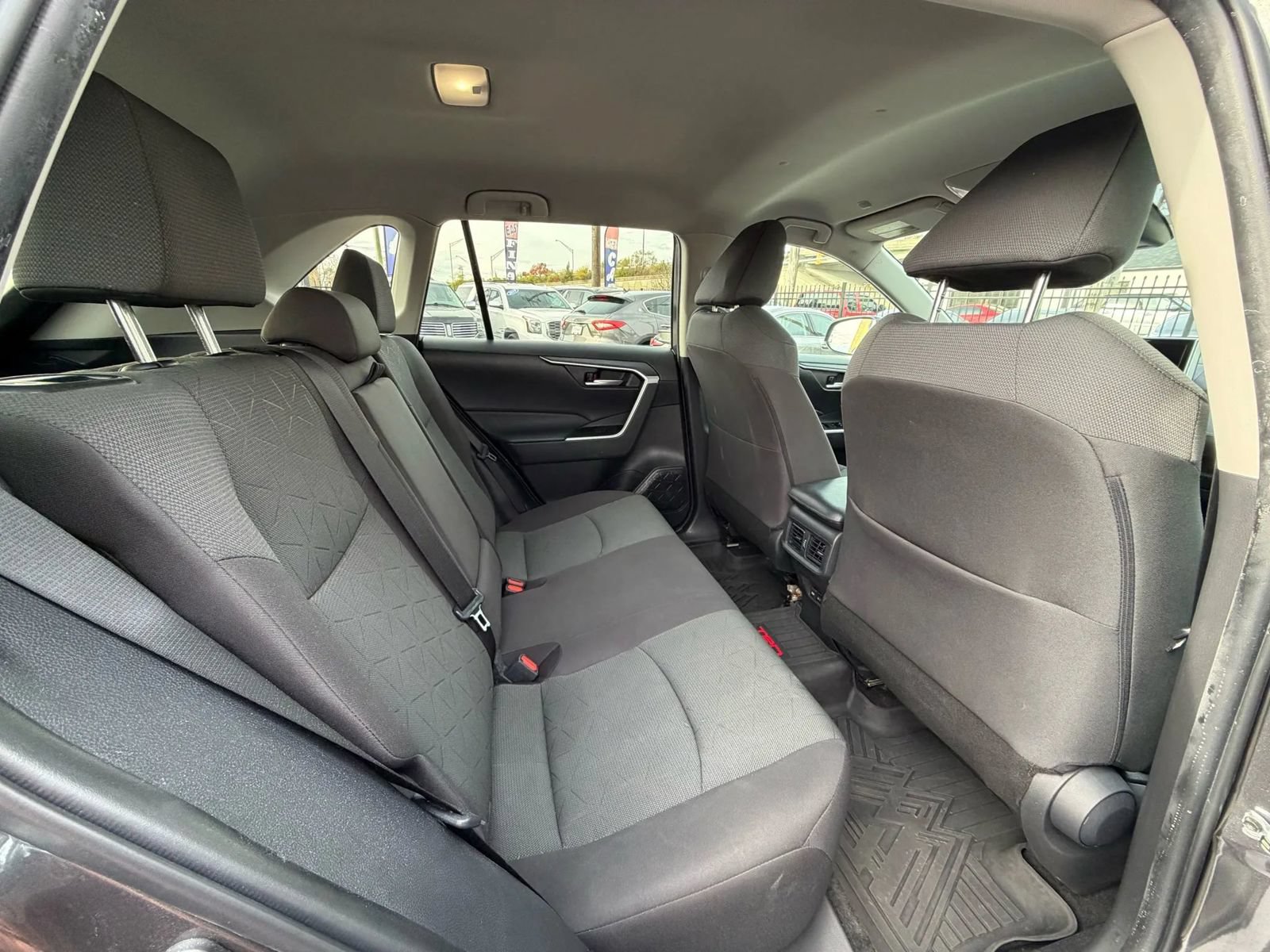 Used 2023 Toyota RAV4 XLE AWD/4WD image 29