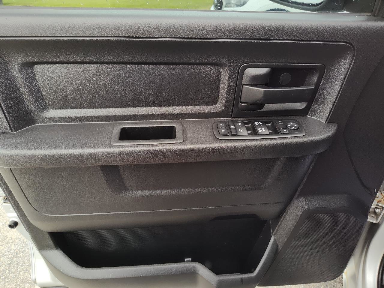 Used 2014 RAM 1500 Express AWD/4WD image 14