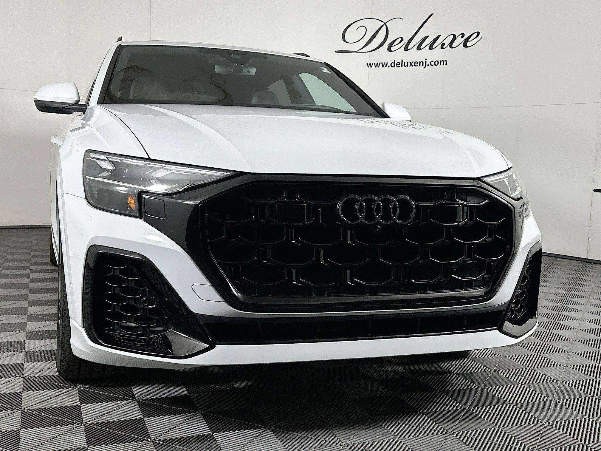 Used 2024 Audi Q8 Prestige w/ Prestige Package AWD/4WD image 29