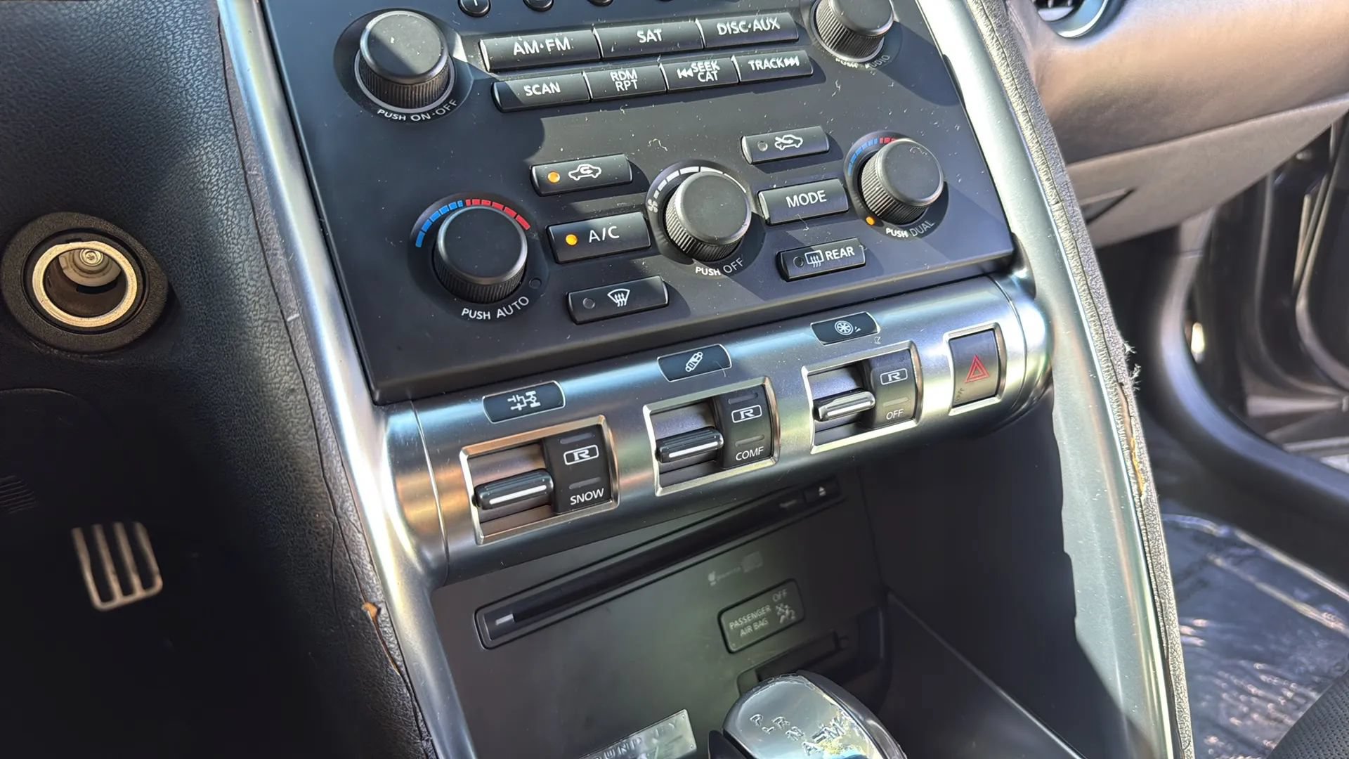 Used 2010 Nissan GT-R Premium AWD/4WD image 28