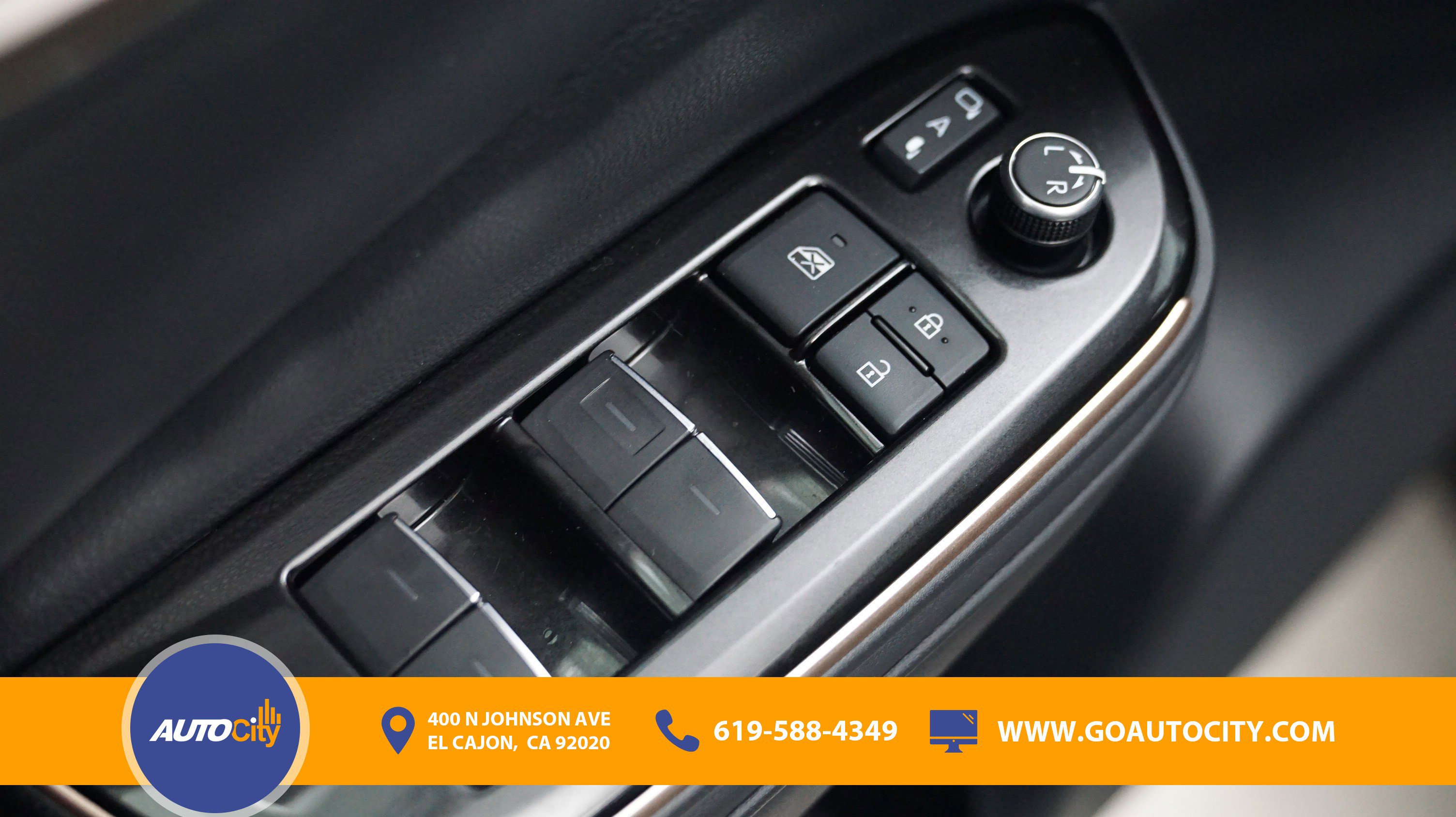 Used 2024 Toyota Crown XLE AWD/4WD image 19
